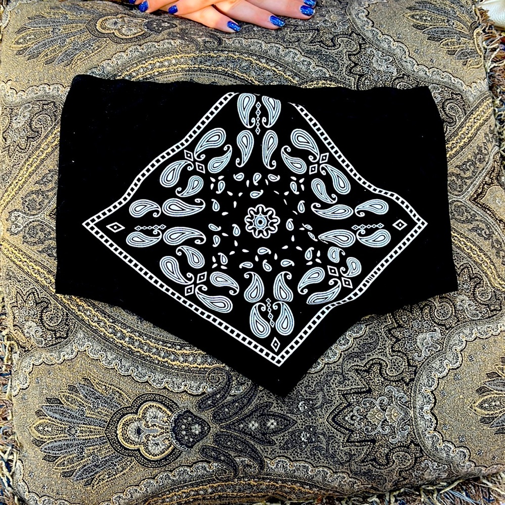 She show crop top bandana